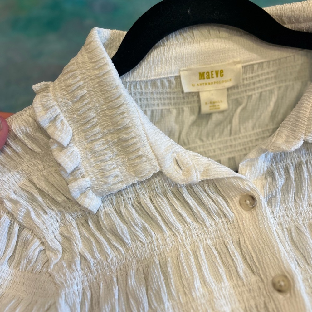 Dainty Ruched Button Down - Picture 4 of 10